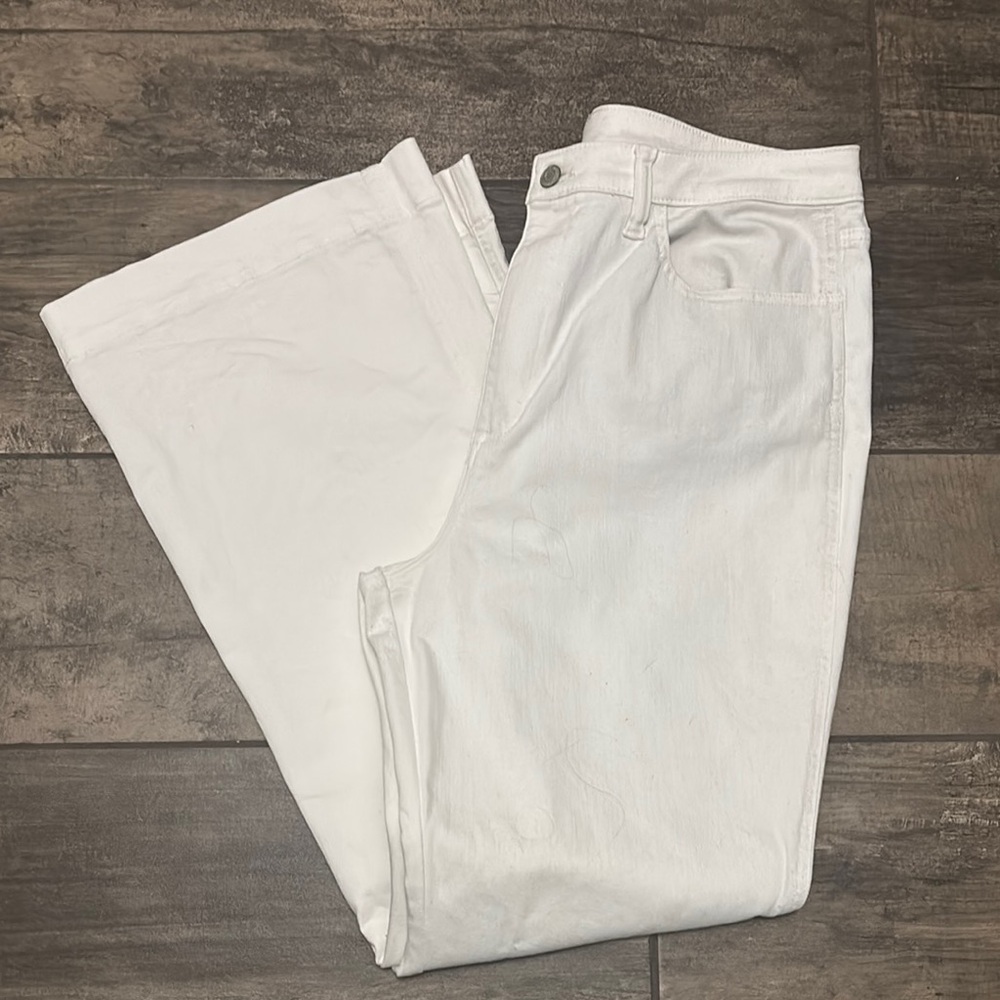 Talbots Flawless Hight waist flare white denim